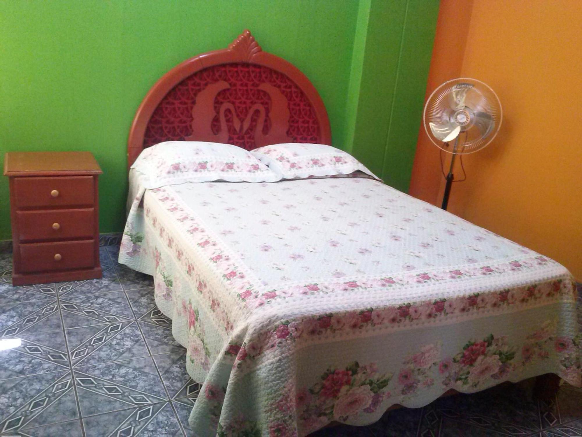Hostal Real Alcazar Наска Стая снимка