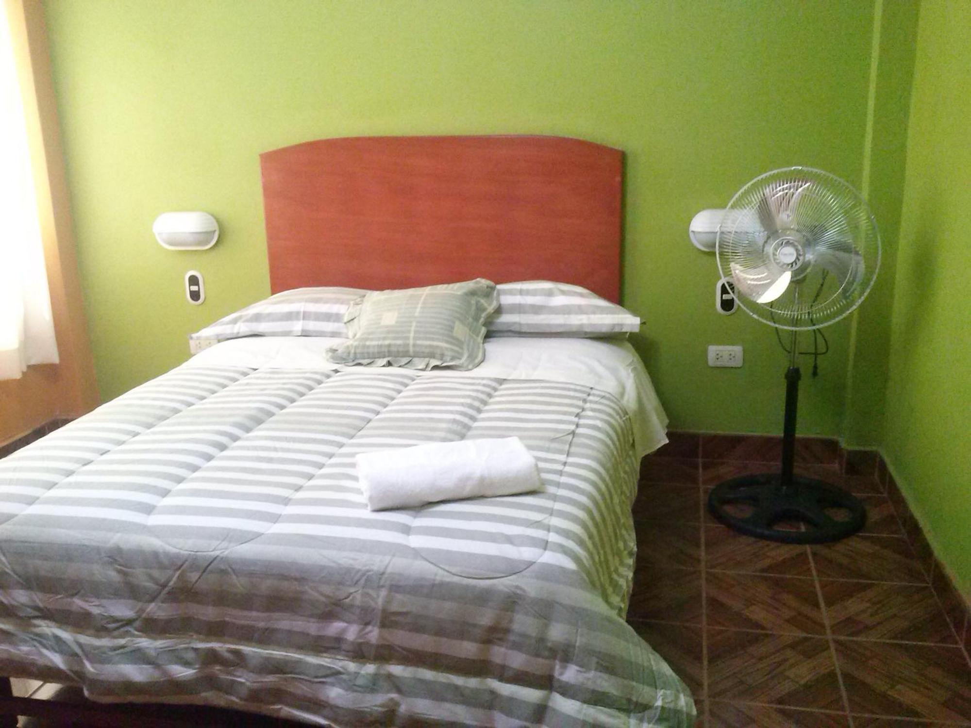 Hostal Real Alcazar Наска Стая снимка