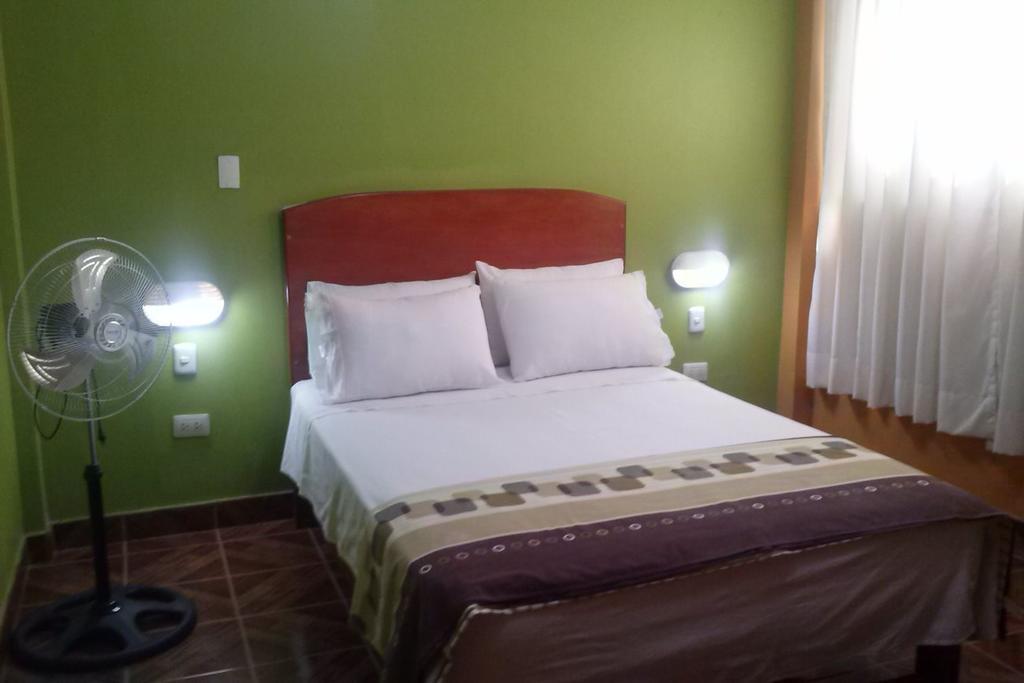 Hostal Real Alcazar Наска Екстериор снимка