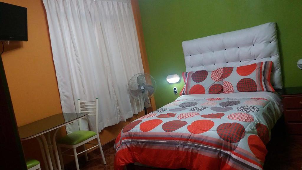 Hostal Real Alcazar Наска Екстериор снимка